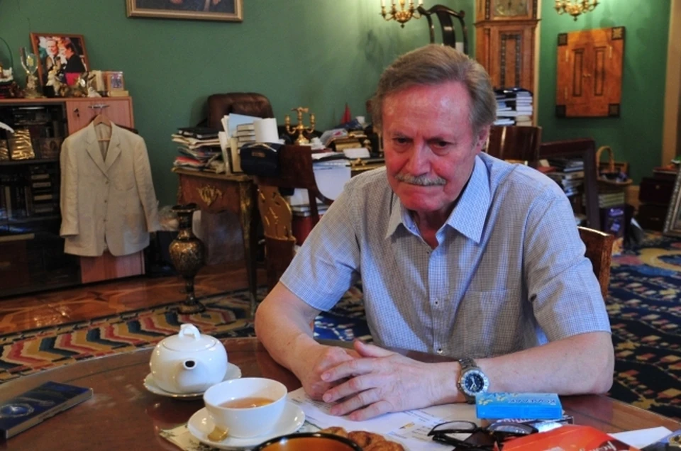 88-летний народный артист СССР, художественный руководитель Малого театра кратковременно потерял сознание во дворе своего дома
