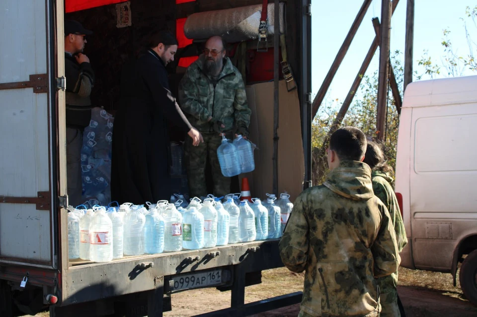 Жителям Херсонской области продолжают помогать волонтеры ФОТО: Специальный гуманитарный центр Крымской митрополии