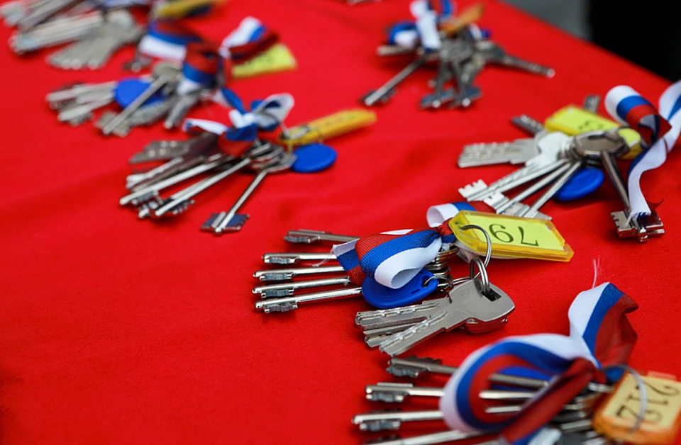 Ключи от новых квартир получили почти 4,5 тысячи человек. Фото: Иван Дякин/правительство Приморского края
