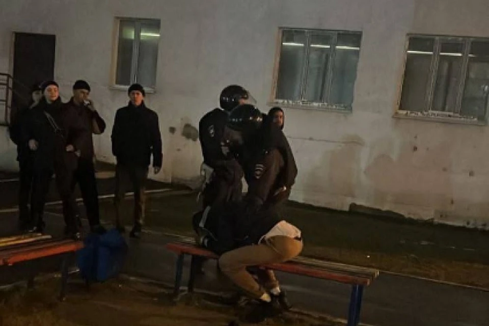 Мужчину задержали сотрудники ДПС. Фото: телеграмм-канал akadem_news