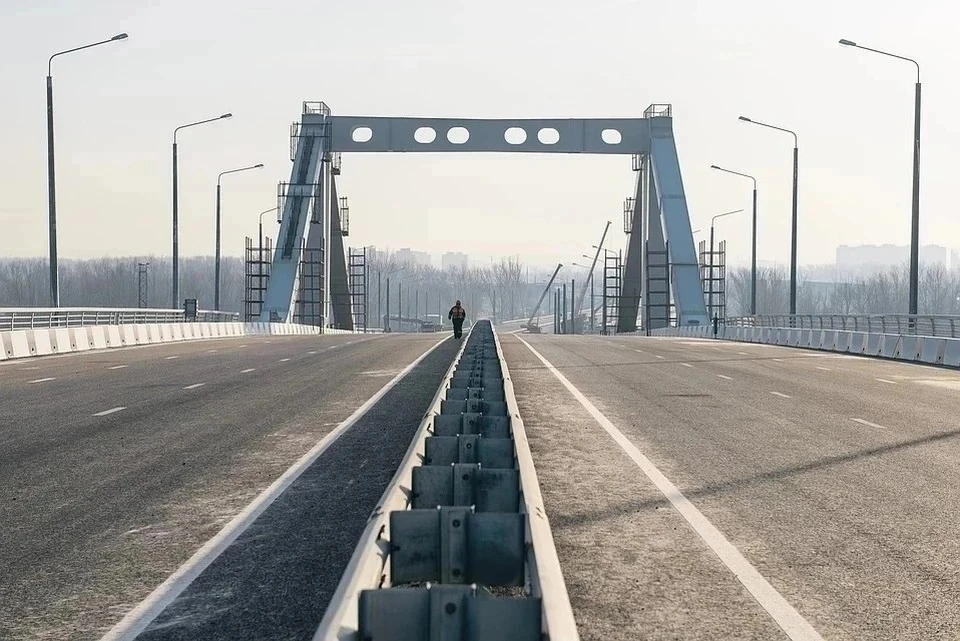 Завершить строительства моста должны были до 31 декабря 2022 года.