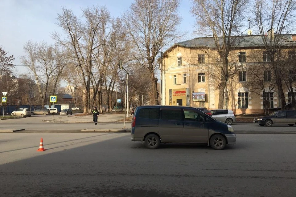 В Новосибирске водитель «Ниссана» сбил девочку на пешеходном переходе. Фото: Госавтоинспекция Новосибирска