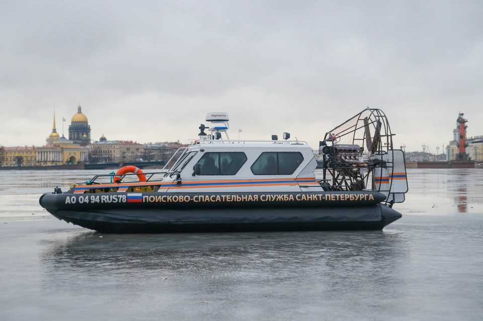 В Петербурге начал действовать запрет выхода на лед.