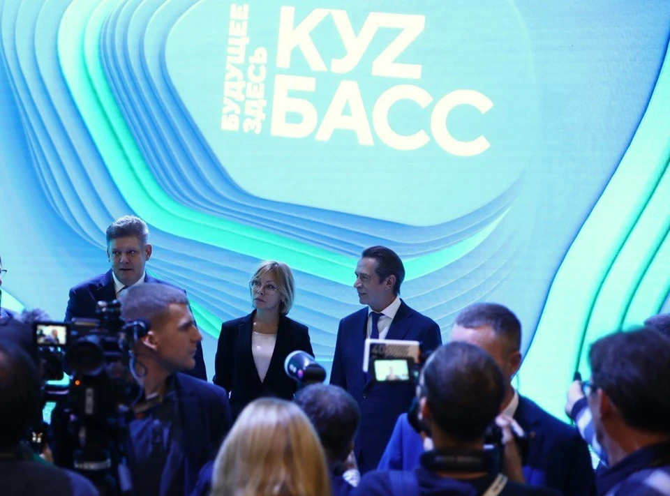 Владимир Машков и Алена Бабенко поддержали родной Кузбасс на выставке - форуме "Россия". Фото - пресс-служба АПК.