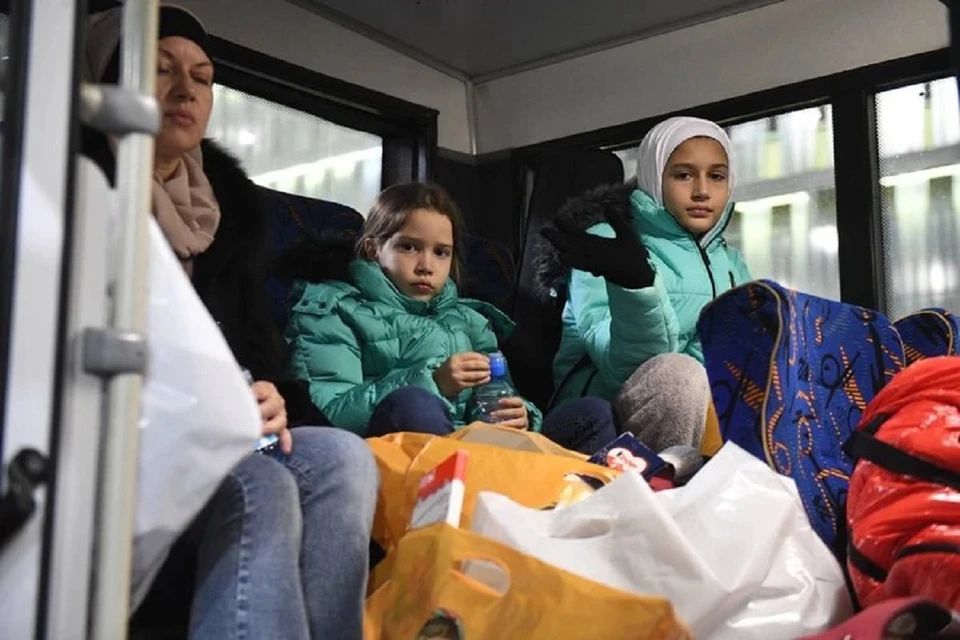 Сейчас эвакуированные из Газы обустраиваются в России