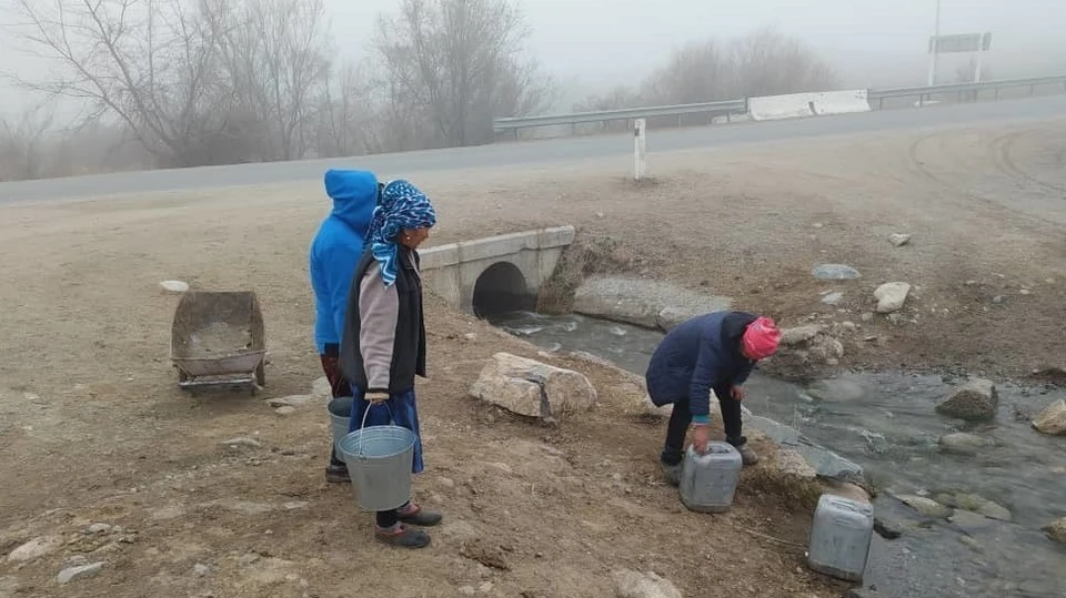 Вроде бы благая весть пришла. Казахстан наконец-то договорился с Кыргызстаном о бесперебойной подаче воды фермерам Жамбылской области, буквально выгоревшей от недавней засухи.
