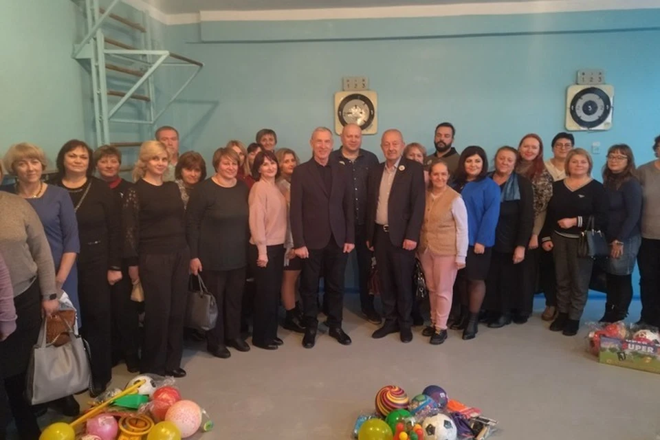 В Стаханове работает сводная бригада инженеров и рабочих из Омска. ФОТО: тг-канал Сергея Шелеста