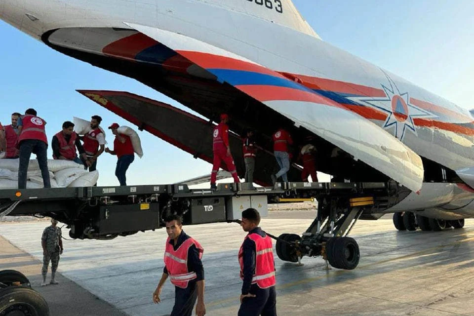 Спецборт МЧС России доставил 15 тонн помощи для населения сектора Газа. Фото: МЧС