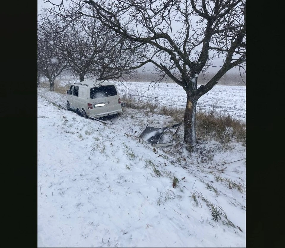 Смертельная авария в Молдове из-за стихии: ехали на кладбище, везли в гробу  хоронить родственника и врезались в дерево - ещё один скончался -  MD.KP.MEDIA