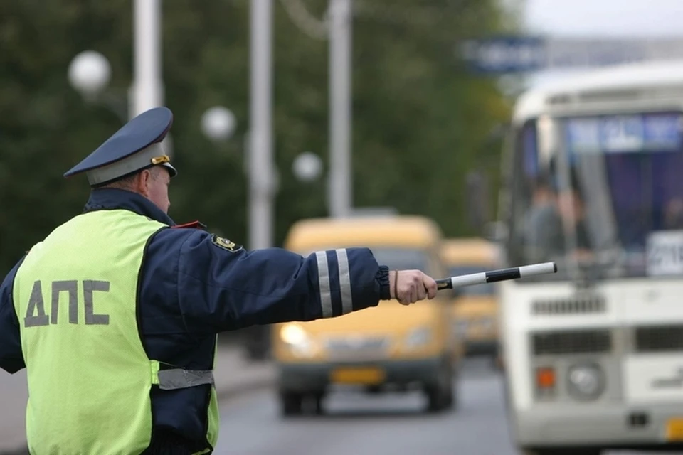 В Геническом районе инспекторы ДПС обнаружили в двух автомобилях признаки вварки номерного стакана и закрепления маркировочной таблички кустарным способом