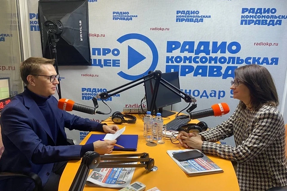 Дмитрий Михеев и Галина Жукова в студии радио КП