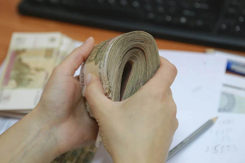 Жительница Краснодарского края делала деньги буквально из воздуха, обманывая доверчивых покупателей по всей стране.