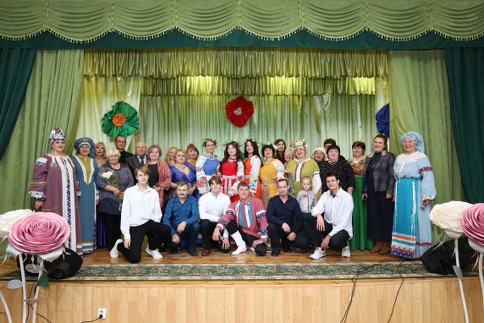 Грайворонцы мастерски играли на гармонях, баянах, гитарах, трубе, губной гармошке, варгане.