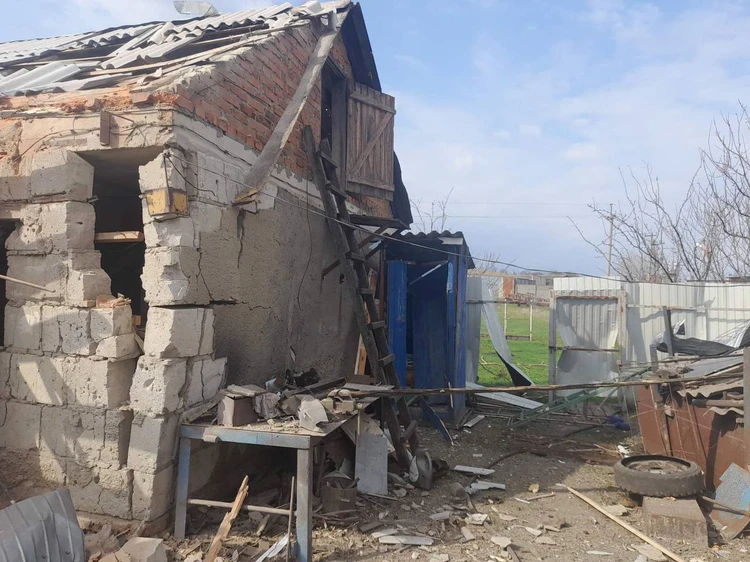 Два дома, экскаватор и ЛЭП повреждены в Белгородской области после атак ВСУ 4 декабря 2023