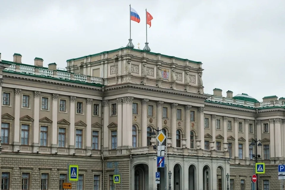 Депутаты Петербурга пока не стали включать сад на Неве в перечень зеленых насаждений.