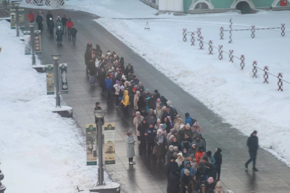 Петербуржцы стояли на морозе, чтобы бесплатно попасть в Эрмитаж.