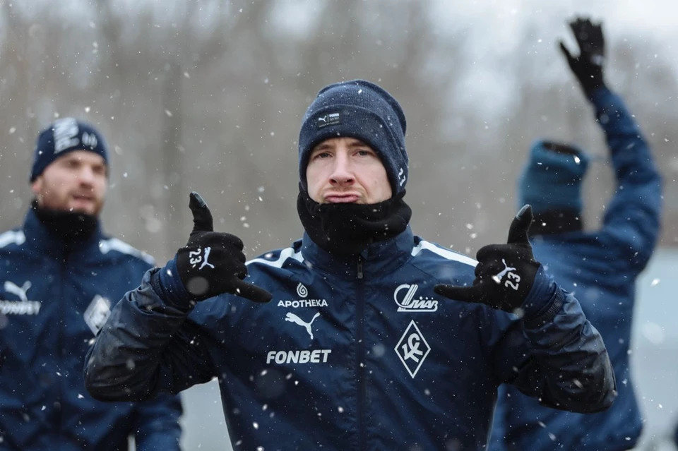 "Крылья" готовились к матчу со "Спартаком" в морозной Самаре. Фото: ПФК "Крылья Советов"