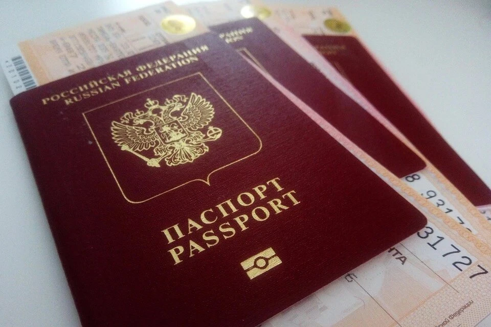 В России стали действовать правила сдачи загранпаспортов при запрете на выезд