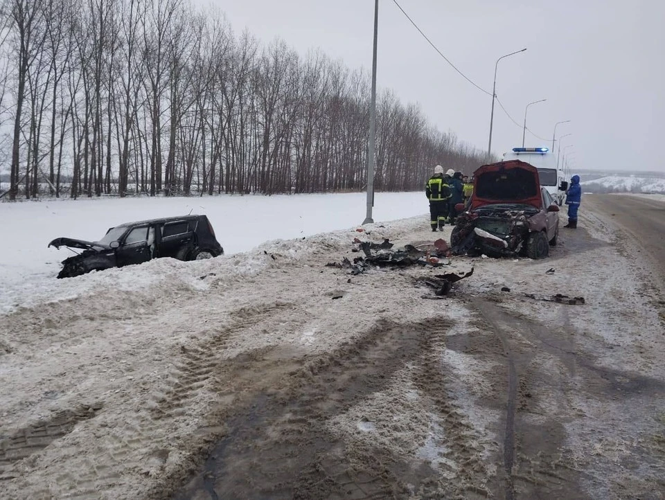 Последствия ДТП в Нижнедевицком районе.