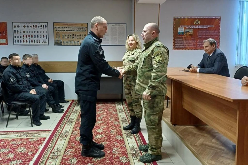 Наград были удостоены сотрудники-участники СВО. Фото: управление Росгвардии по Томской области