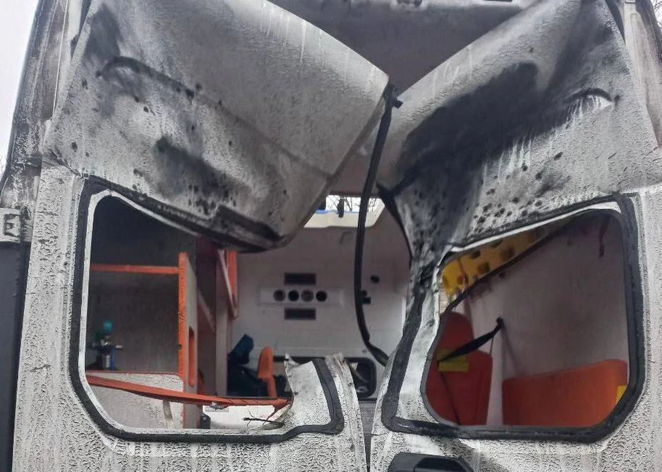Украинский дрон атаковал машину "скорой помощи" на трассе Алешки - Раденск. ФОТО: министерство здравоохранения России