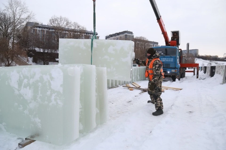 Строительство ледового городка в Екатеринбурге | АиФ Урал