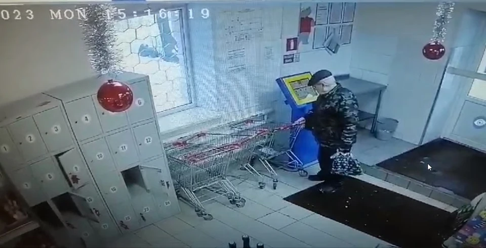 Действия мужчины попали на камеры видеонаблюдения