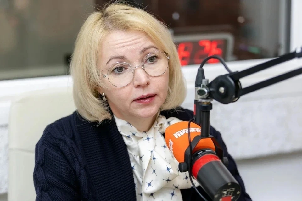 Ирина Гехт заявила, что сериал погрузил ее в атмосферу детства, когда «вечером было страшно пройти по двору»