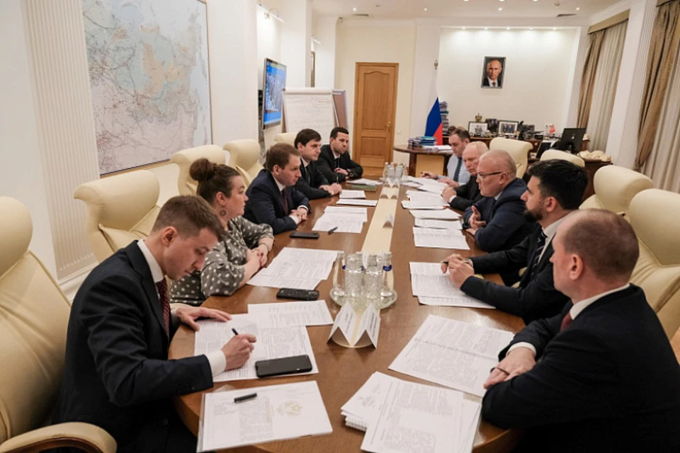 Договоренности достигли на встрече Александра Соколова с министром природных ресурсов и экологии РФ Александром Козловым. Фото: kirovreg.ru