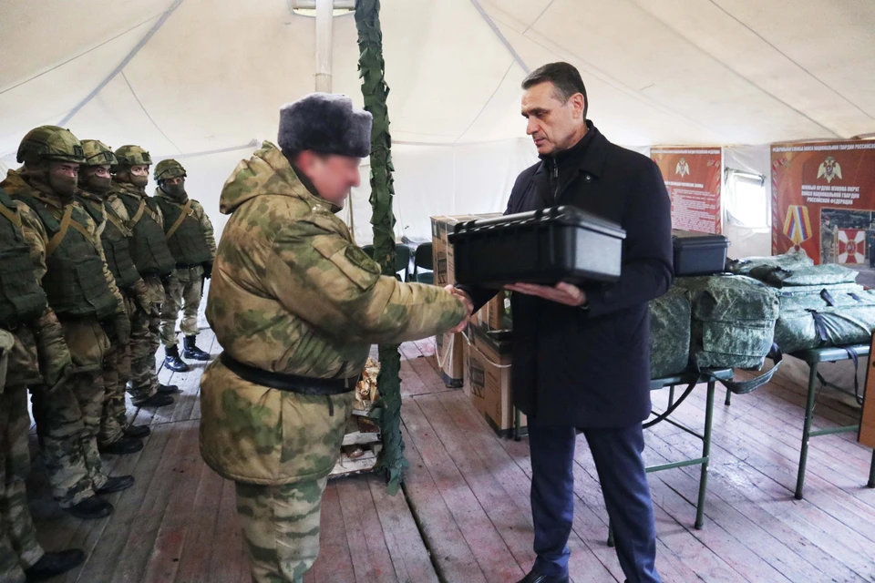 В Ростовской области росгвардейцам передали военно-техническую помощь на пять млн рублей. Фото: правительство Ростовской области