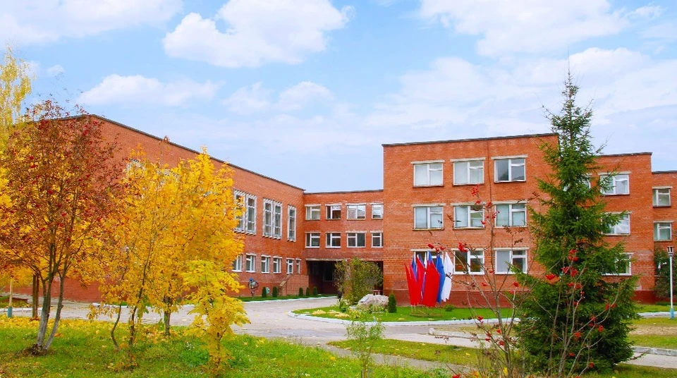 Школа в Кременках.