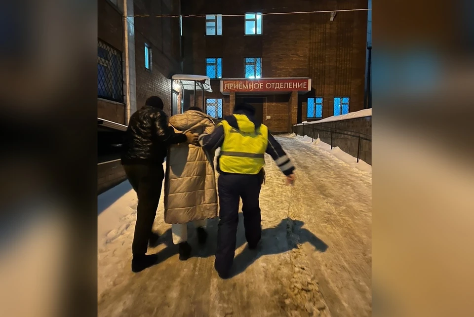 Полицейские сопроводили машину с беременной до больницы / Фото: vk.com/gibddsamreg