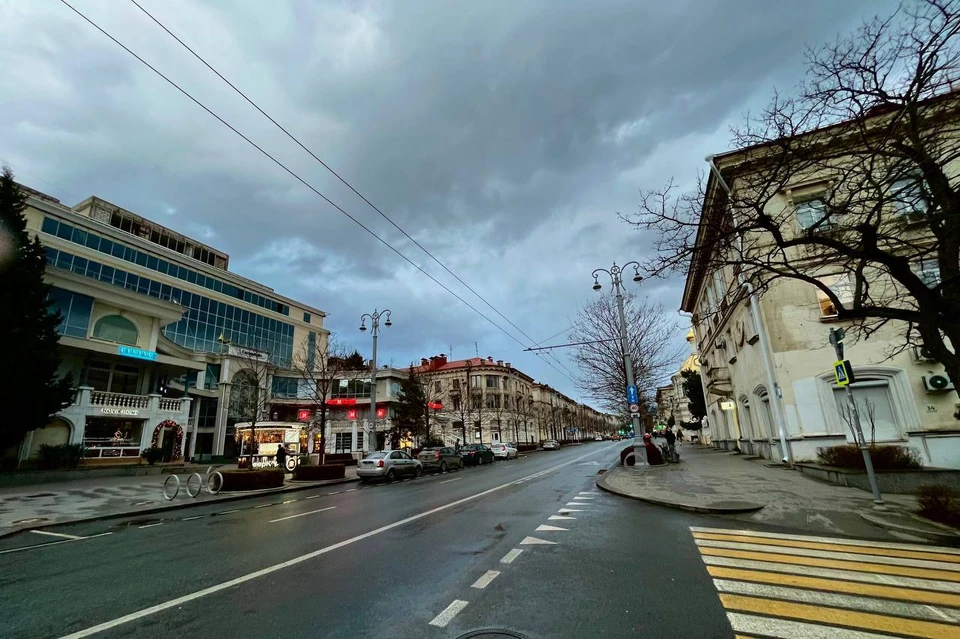 Автовладельцев призывают не выезжать на летней резине.