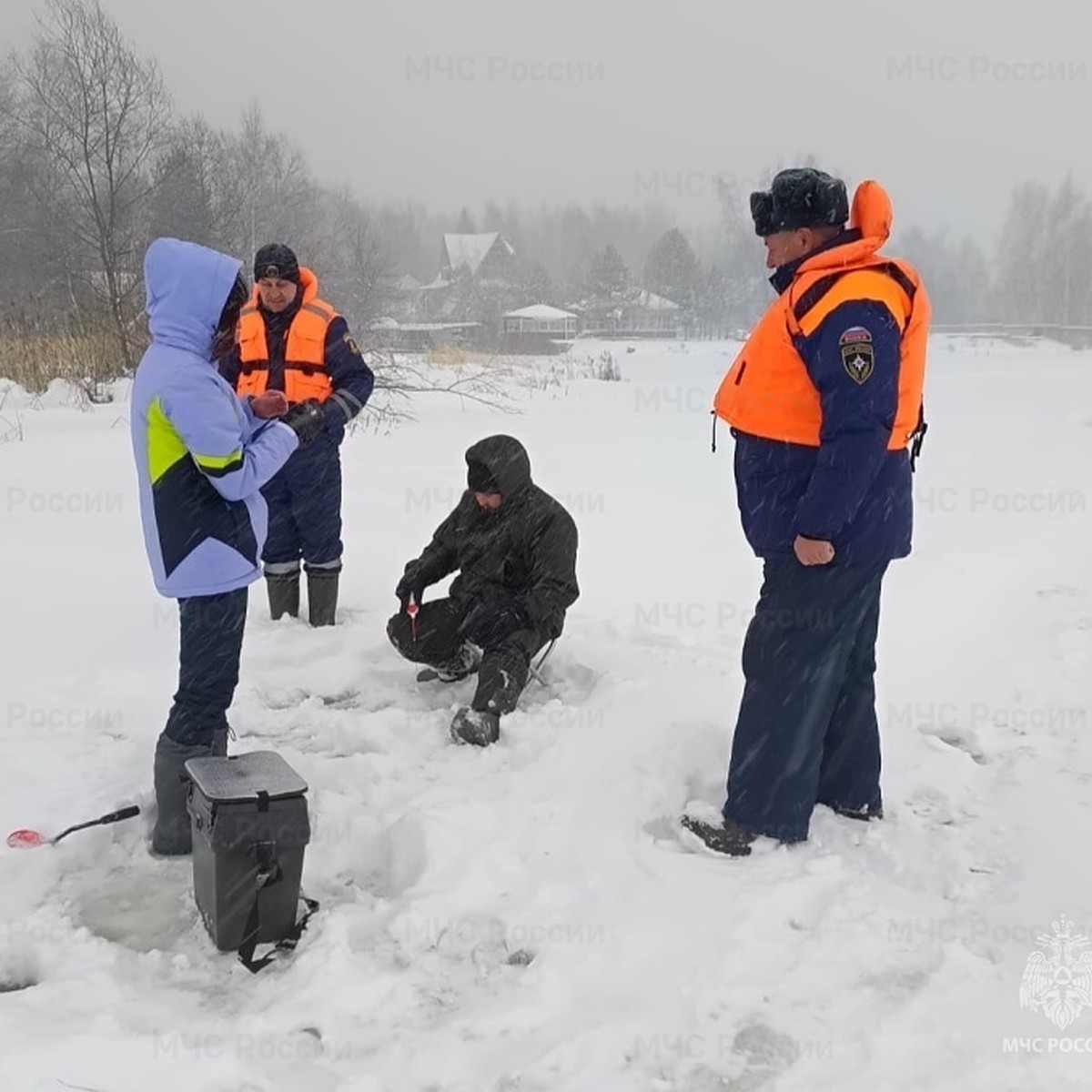 Опасные промоины появились на костромской Волге в дни оттепели - KP.RU