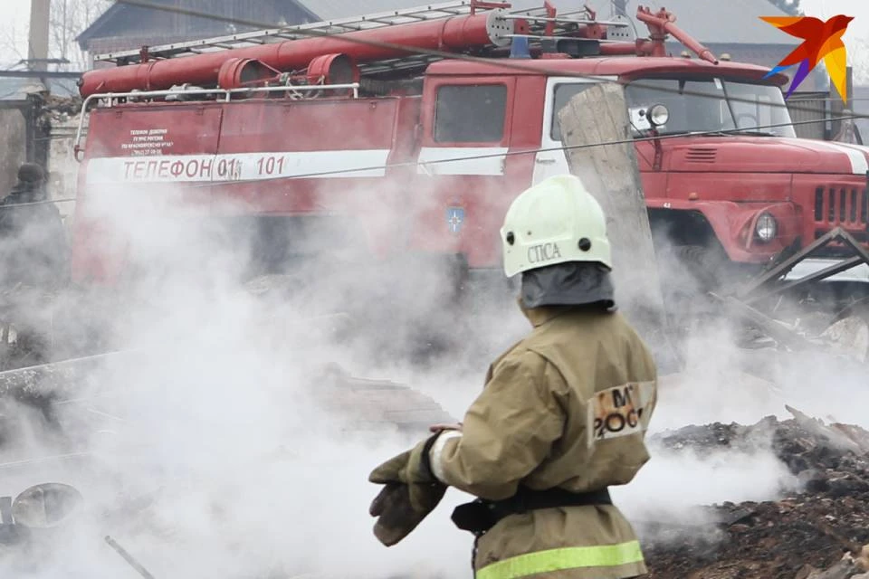 Северянин облил принесенный с собой кусок ткани бензином и положил его под дворники иномарки, а затем поджег.
