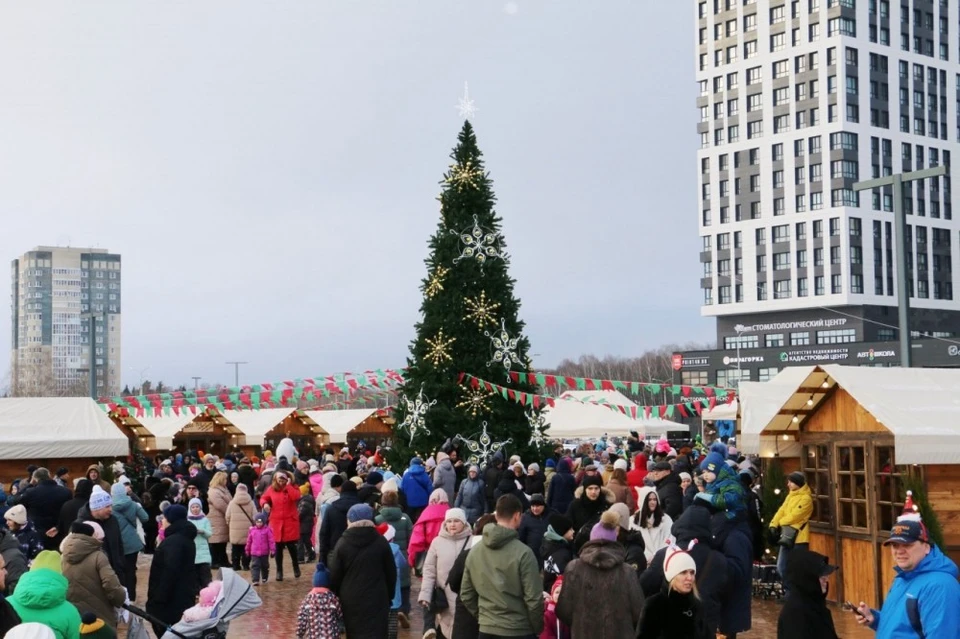В Обнинске открыли главную елку