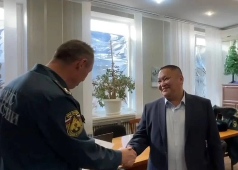 Министра здравоохранения Херсонской области Артыша Сата наградили медалью МЧС России "За пропаганду спасательного дела". ФОТО: региональный минздрав