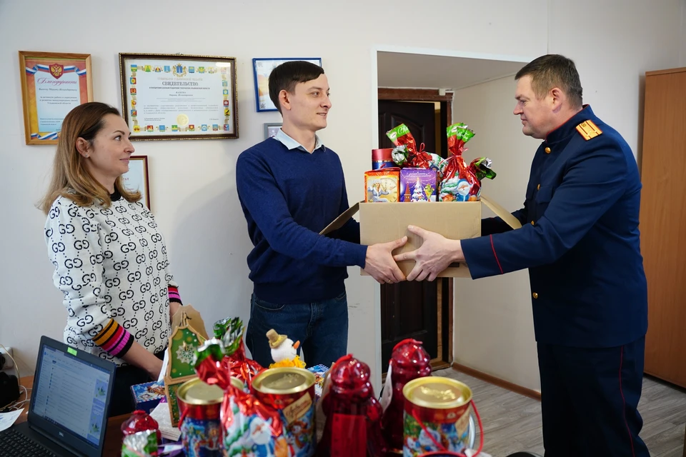 Ульяновские следователи отправили детям Донбасса новогодние подарки | ФОТО: СУ СК России по Ульяновской области