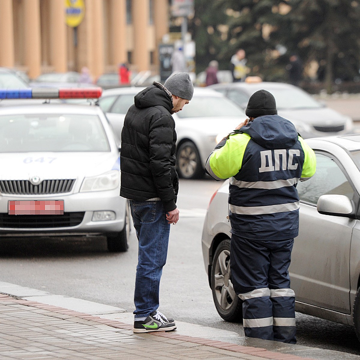 Белорус приехал в ГАИ снять авто с учета, а машину забрали на штрафстоянку  - KP.RU