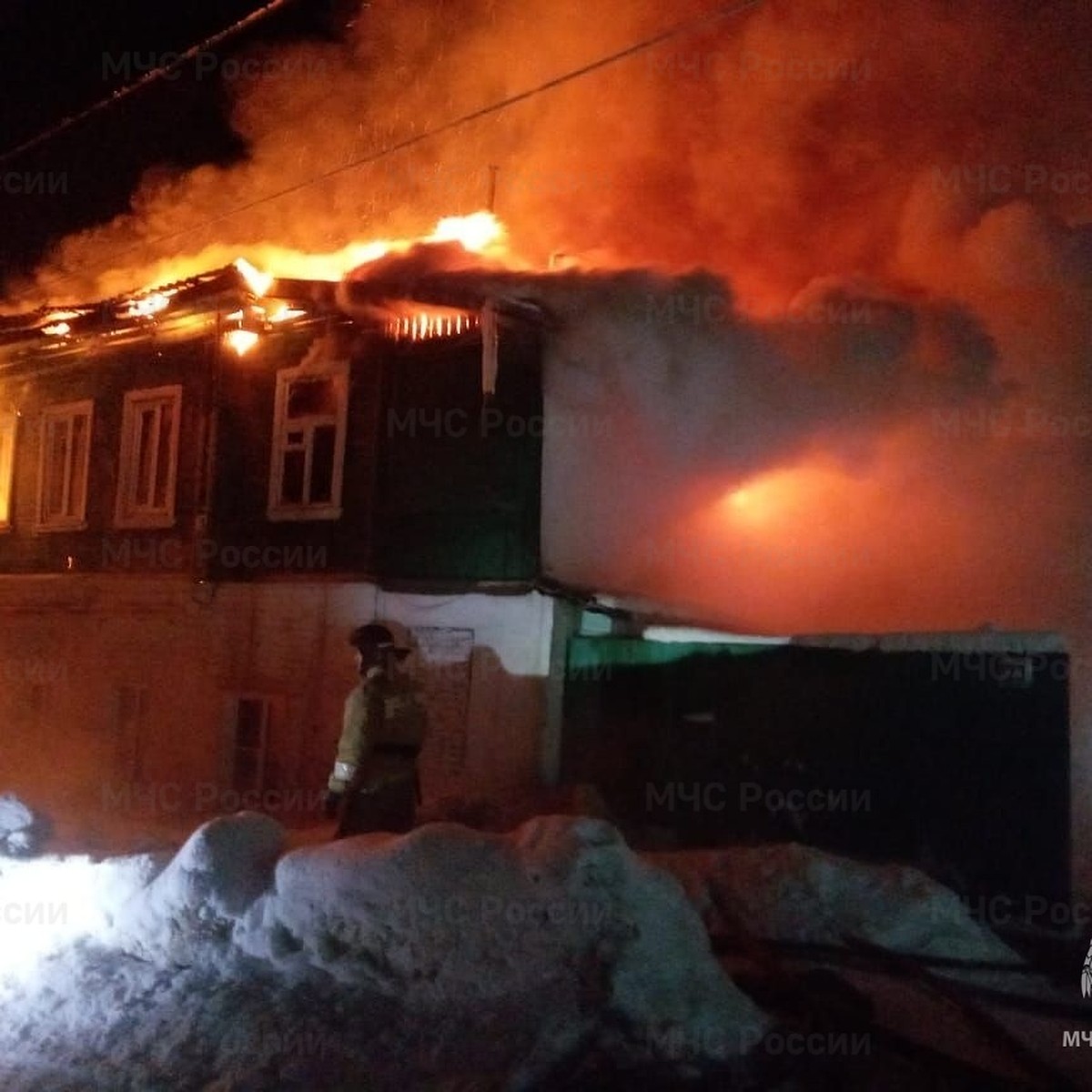 В Вязниках 11 человек эвакуировано из горящего многоквартирного дома - KP.RU