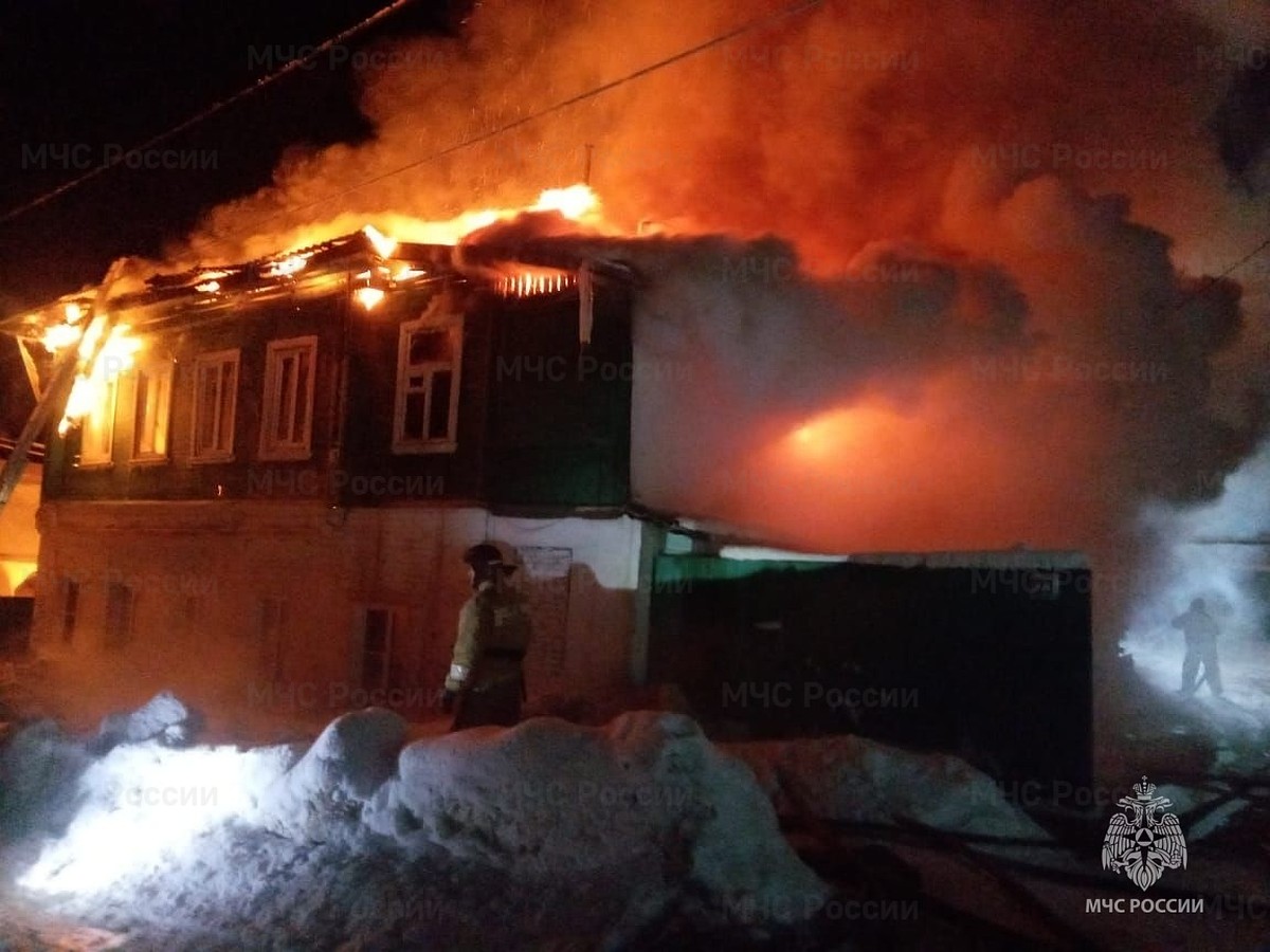 В Вязниках 11 человек эвакуировано из горящего многоквартирного дома - KP.RU