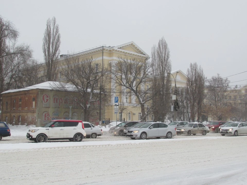 На дорогах Воронежа автобусы стали появляться реже.