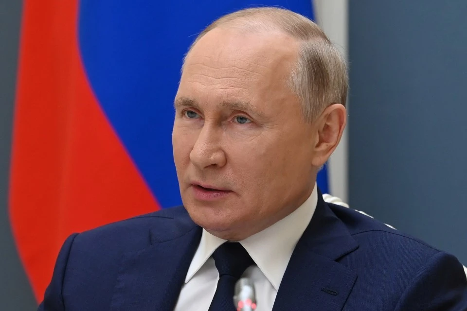 Путин призвал волонтёров не бояться поступающих из-за границы угроз