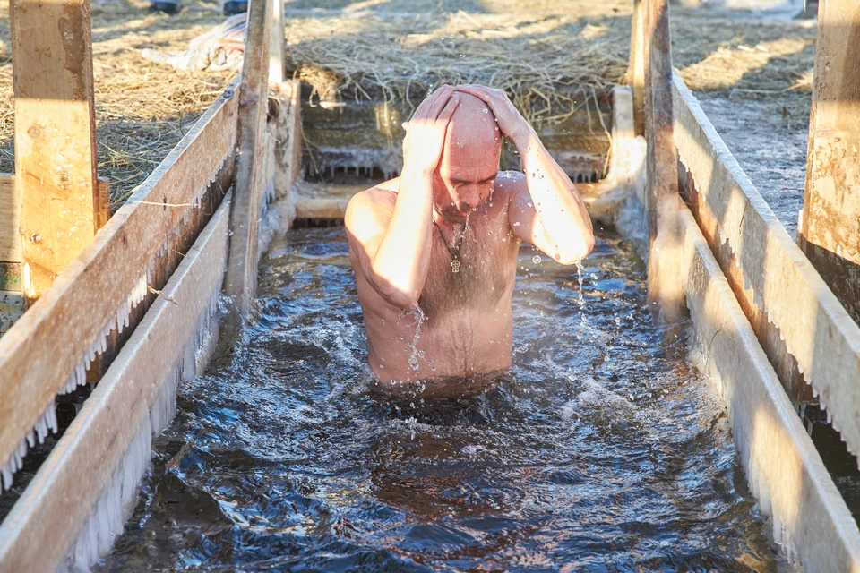 Лучше фото с крещенских купаний в России - 19 января - lys-cosmetics.ru