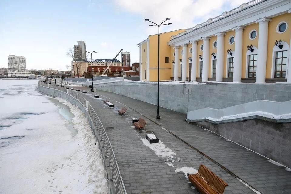 Подсветка подпорных стенок должна дополнить архитектурную подсветку набережной