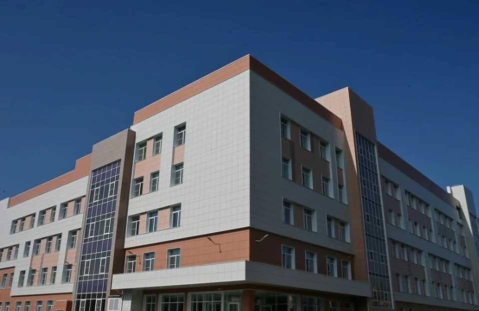 Поликлиника находится на ул. Лазурной