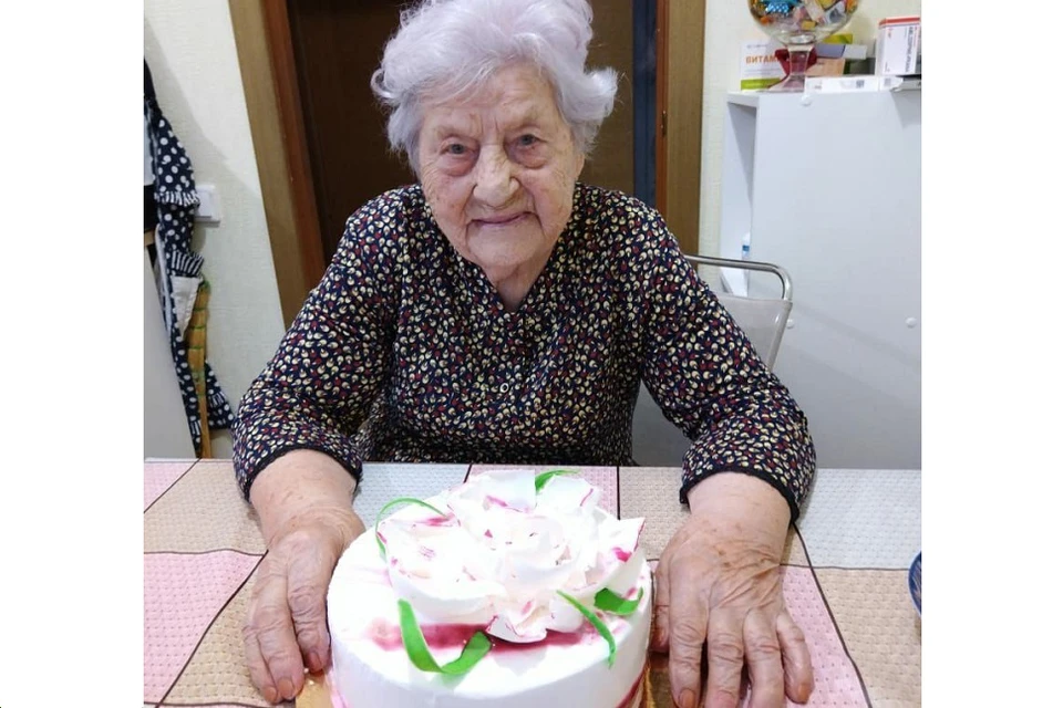 «Стальная» бабушка, отметив 102 года, поделилась с земляками-кузбассовцами новыми планами. Фото: Ольга СЕВЕРИНА