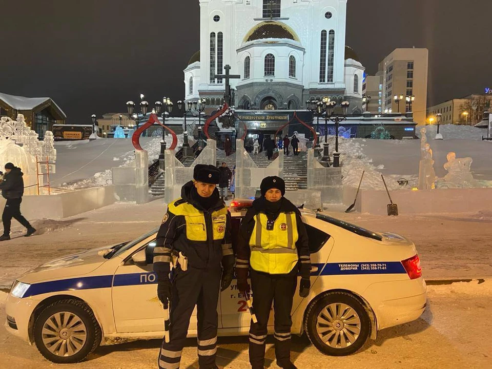 Наряды ДПС несут усиленную службу в период проведения праздничных мероприятий. Фото: ГИБДД Екатеринбурга