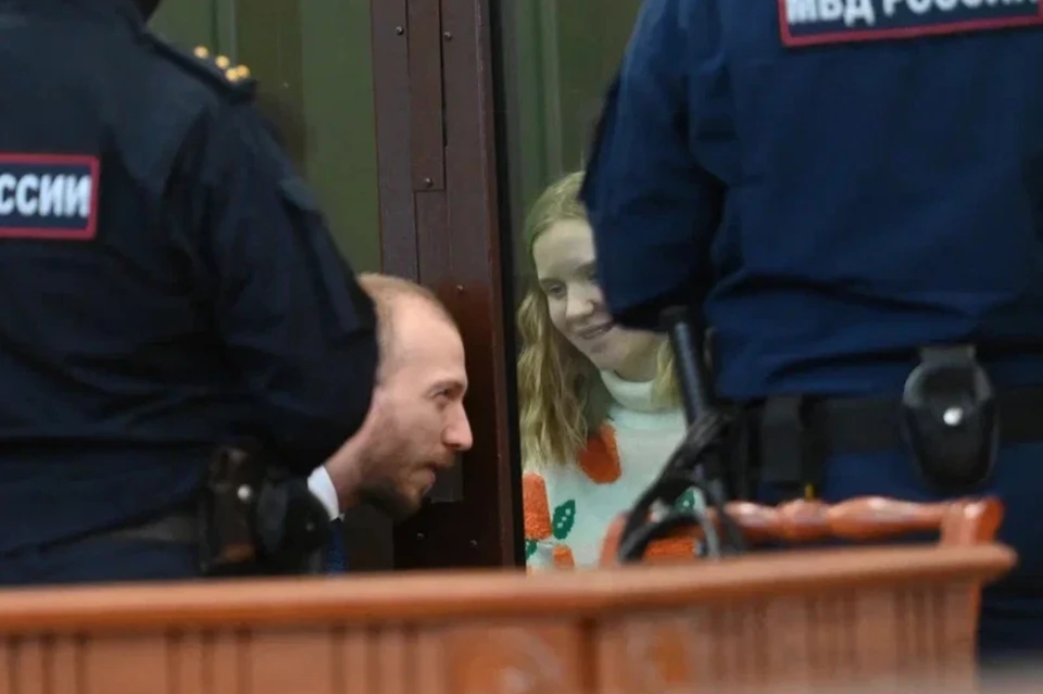 Дарья Трепова* с улыбкой на лице выслушала свой приговор за теракт - 27 лет колонии.