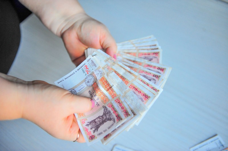 В 2023 году денежные переводы занимали лишь 9,5% ВВП - минимум за 25 лет. Фото: joblist.md.